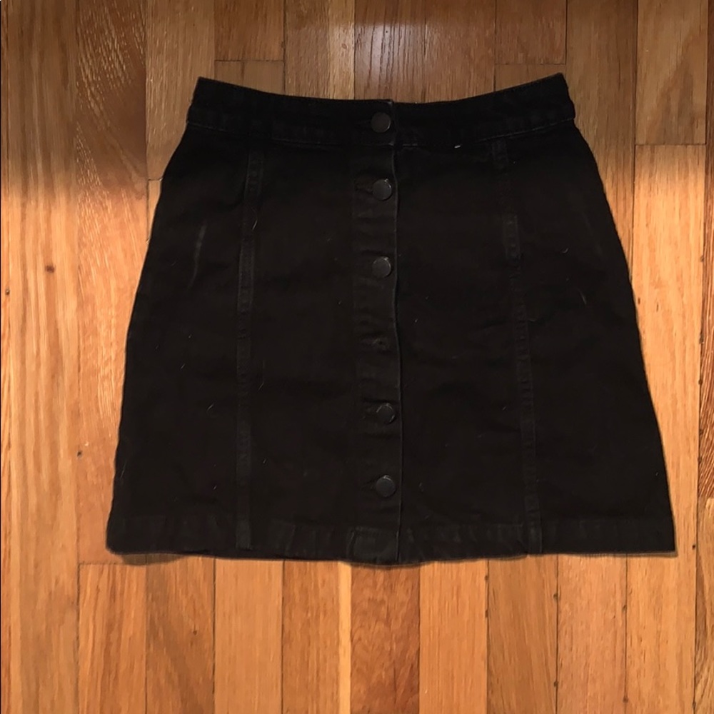black skirt